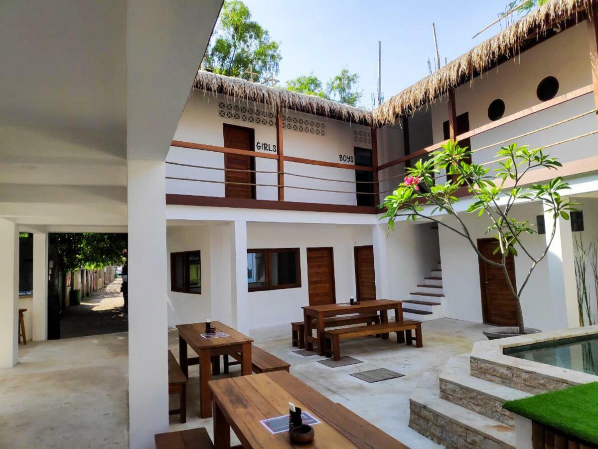 Gili Pirates Dive & Bnb Gili Trawangan Extérieur photo
